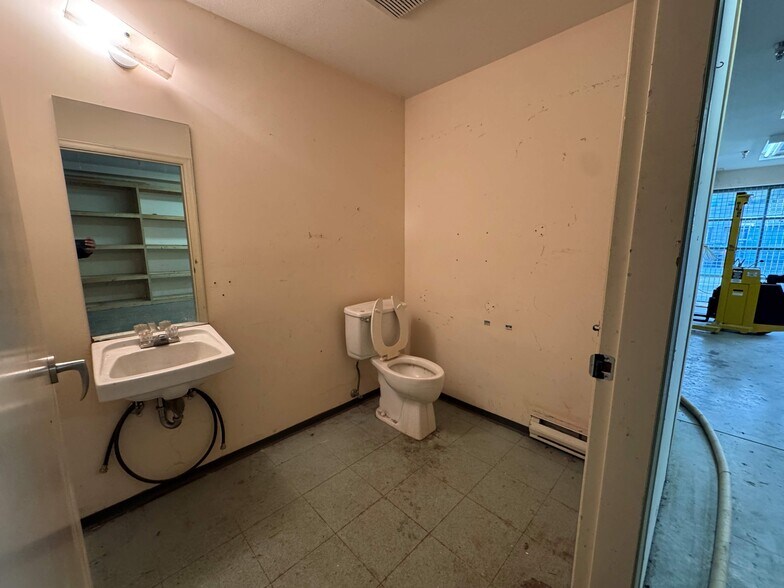 More Photos Of 11871 Horseshoe Way, Richmond Warehouse For Sale