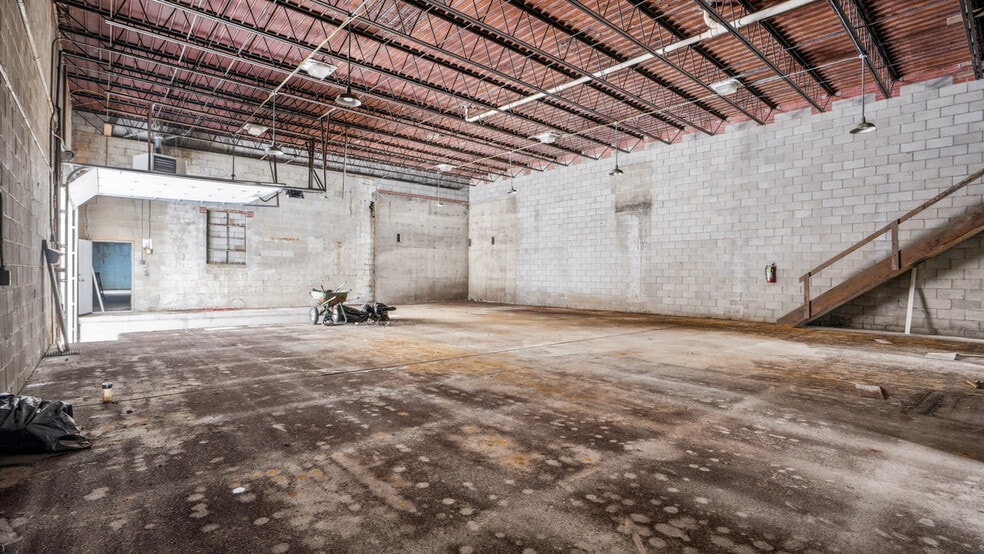 More Photos Of 2750 Banksville Rd, Pittsburgh Warehouse For Sale