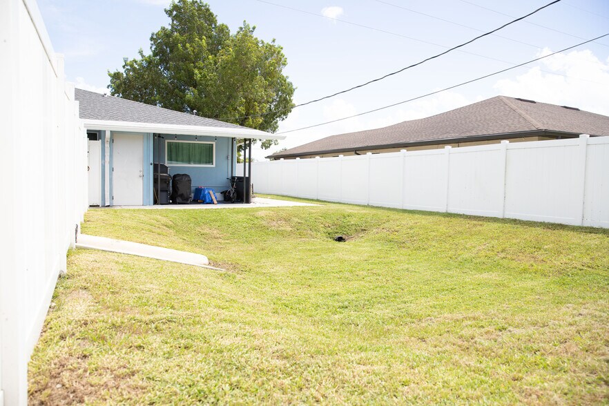 More Photos Of 2826 Santa Barbara Blvd, Cape Coral Freestanding For Sale