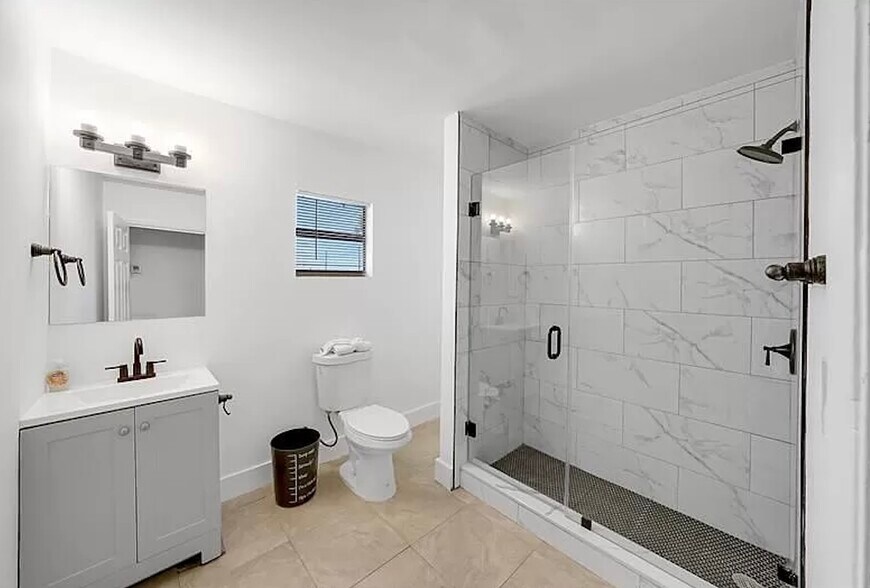 More Photos Of 904 4th St, West Palm Beach Multifamily For Sale