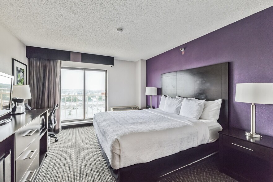 More Photos Of 5151 W American Blvd, Bloomington Hotel For Sale