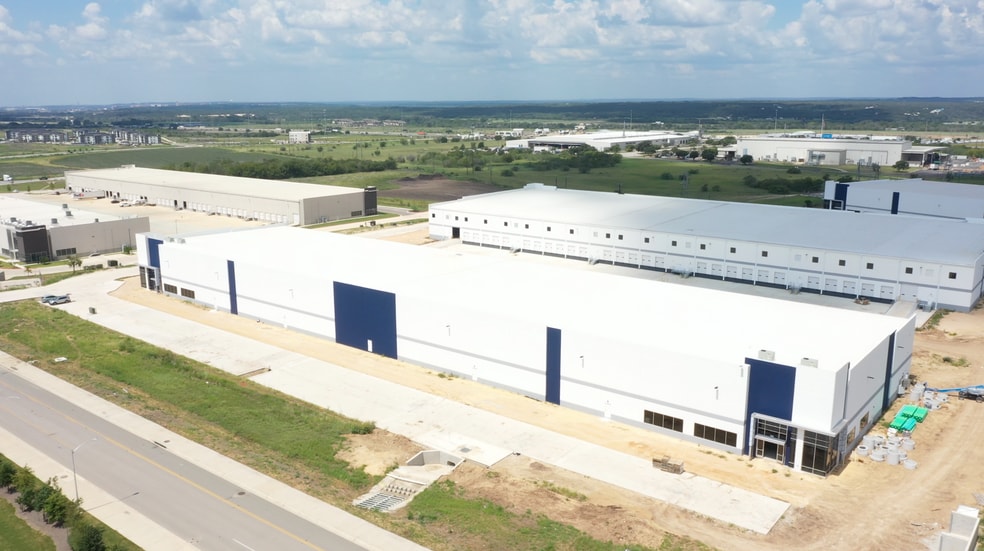 More Photos Of 1225 Fortuna Rd, San Marcos Unknown For Lease