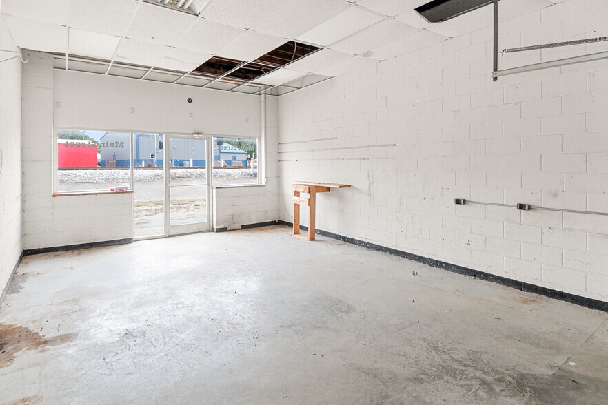 More Photos Of 331 Main St, Lebanon Junction Specialty For Sale