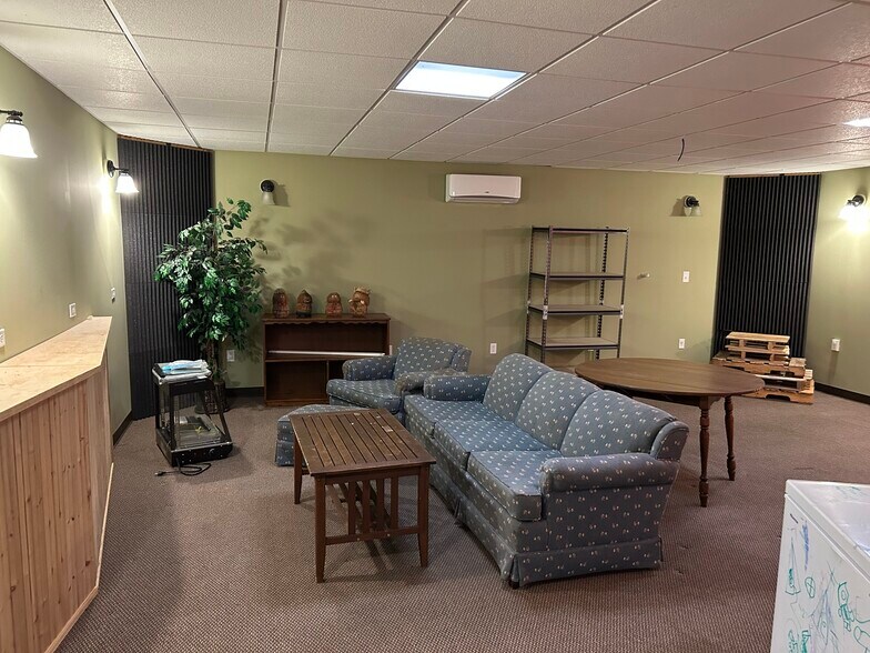 More Photos Of 134 Baltimore St, Hanover Flex For Lease