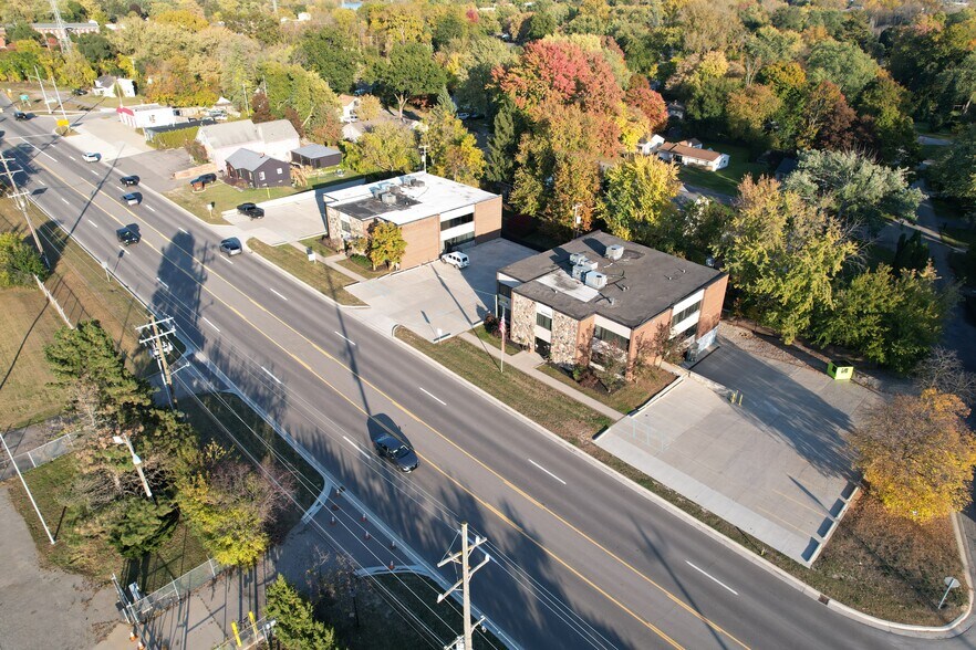 More Photos Of 1877 Orchard Lake Rd, Sylvan Lake Medical For Sale