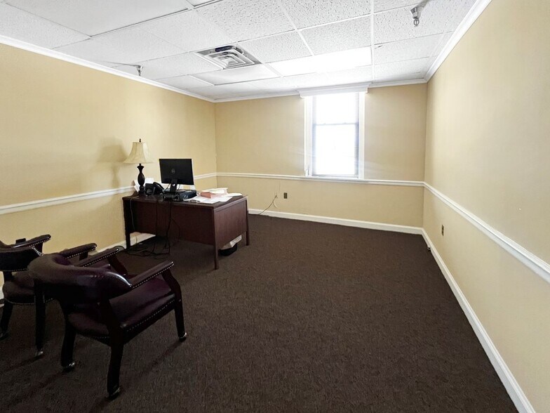 More Photos Of 205 Patton St, Danville Office For Lease