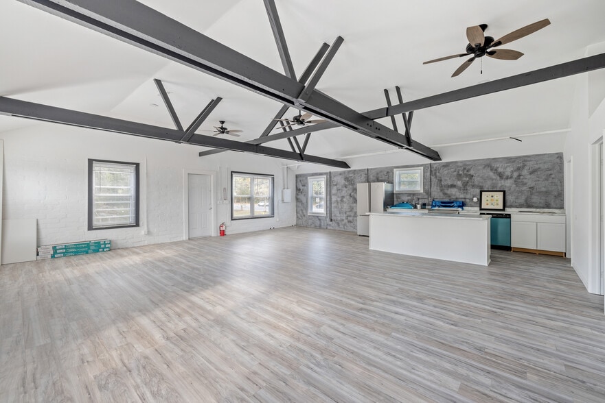 More Photos Of 3100 S Adams St, Tallahassee Flex For Sale