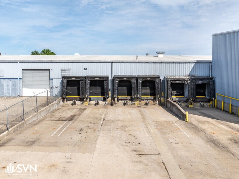 More Photos Of 1285 Enterprise Dr, Winchester Warehouse For Lease