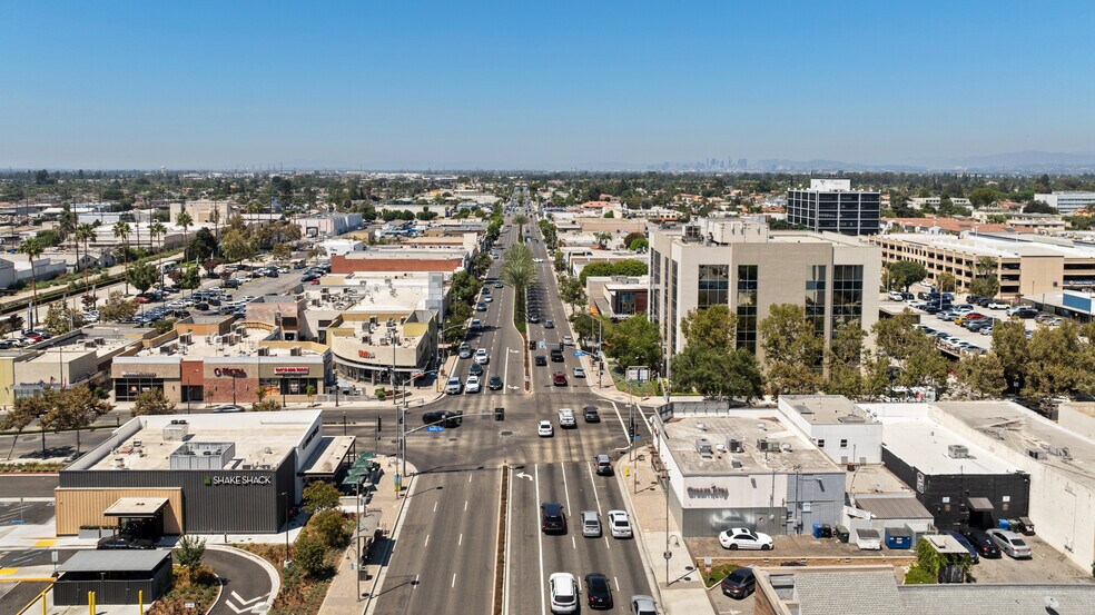 More Photos Of 8266 Firestone Blvd, Downey Restaurant For Lease