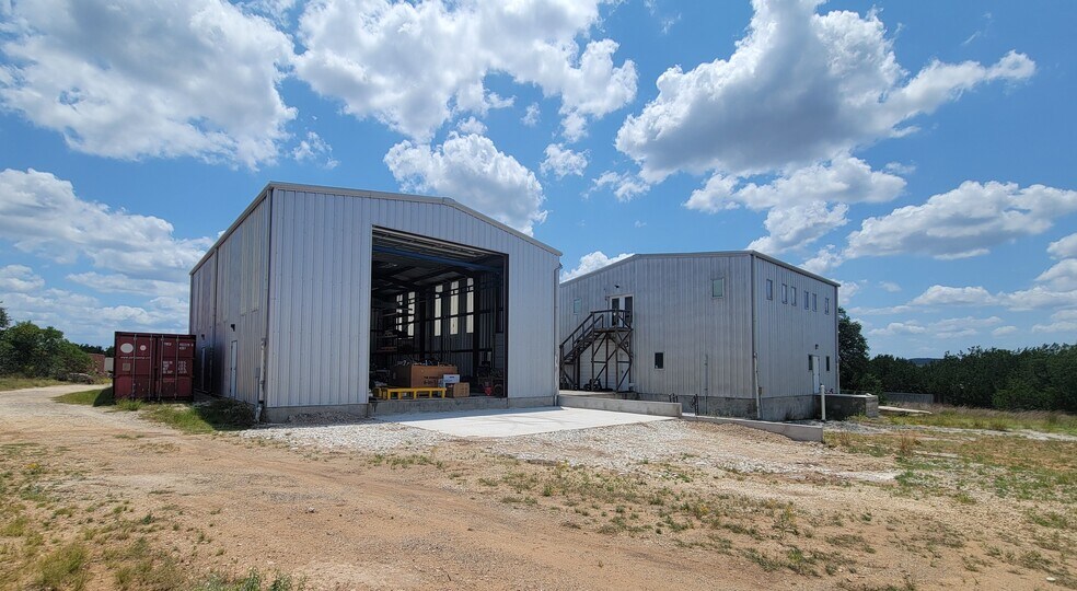 Primary Photo Of 604 Bonita Dr, Blanco Industrial For Lease