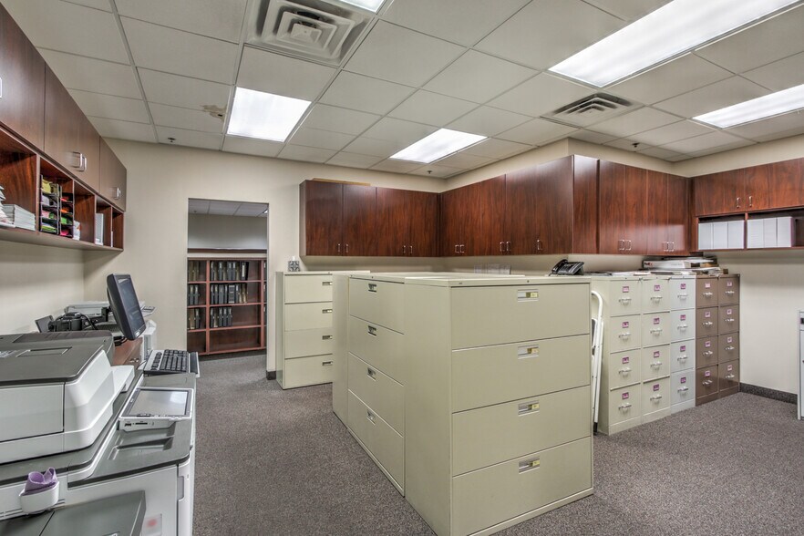 More Photos Of 1349 Galleria Dr, Henderson Office Residential For Lease