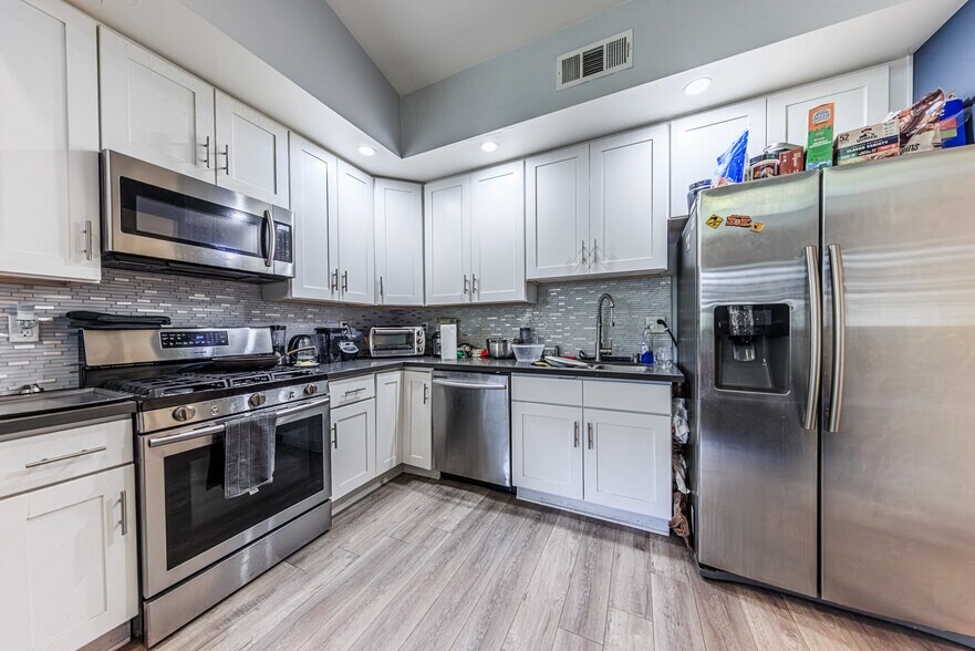 More Photos Of 5743 Case Ave, North Hollywood Apartments For Sale