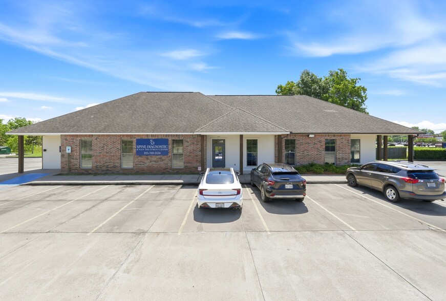 Primary Photo Of 1673 E Mount Pleasant Rd, Zachary Medical For Sale