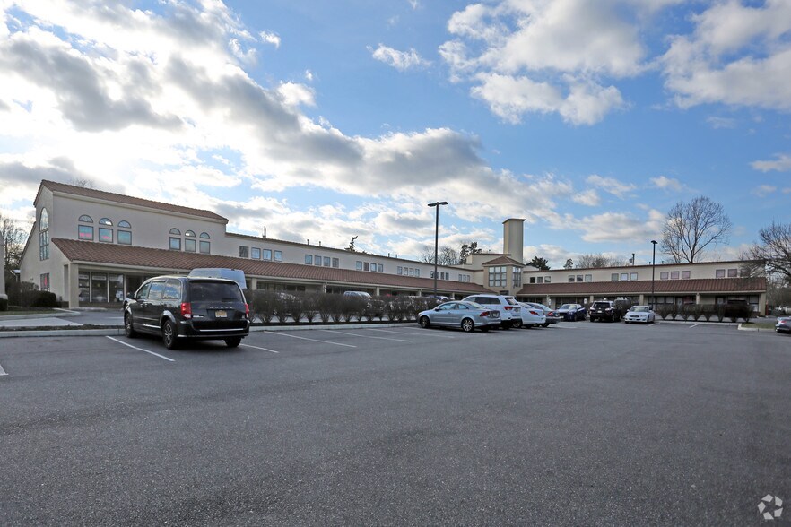 More Photos Of 711 N Main St, Pleasantville General Retail For Lease