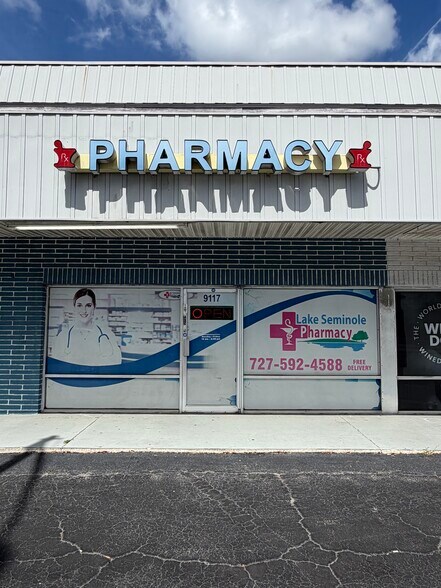 Primary Photo Of 9139 Park Blvd, Seminole General Retail For Lease