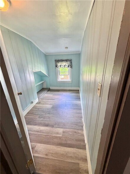 More Photos Of 35 Eaton Ave, Norwich Apartments For Sale