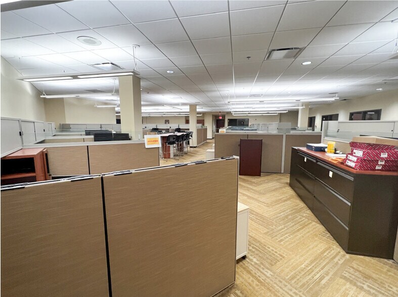 More Photos Of 2807 S State St, Saint Joseph Loft Creative Space For Lease