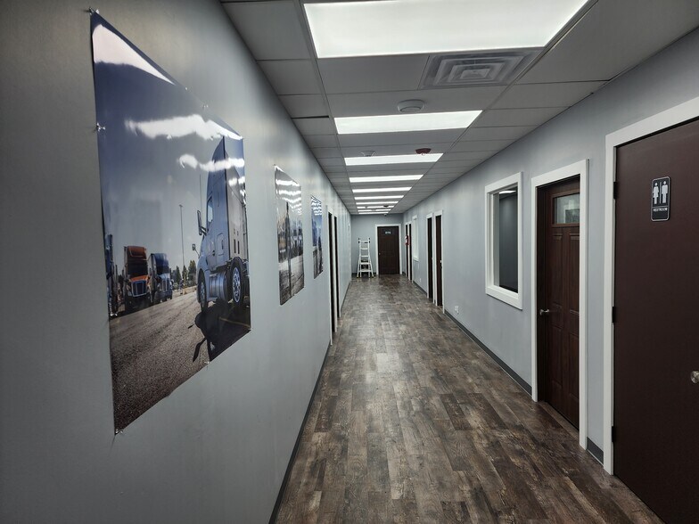 More Photos Of 1280-1330 Powis Rd, West Chicago Truck Terminal For Sale