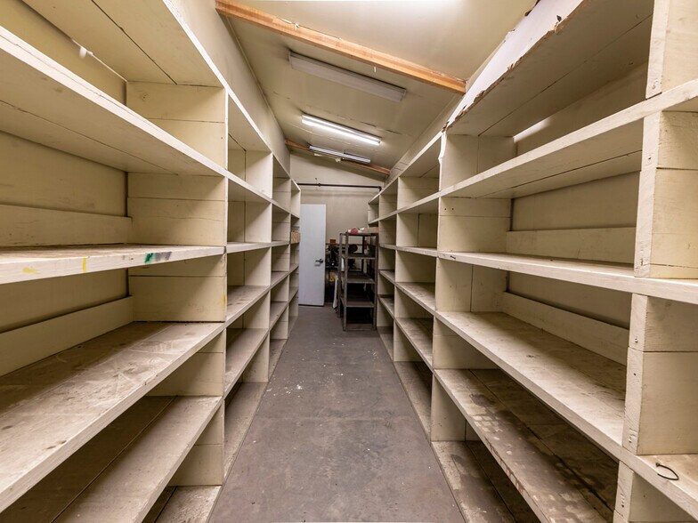 More Photos Of 800 Clough Ave, Columbus Service For Lease