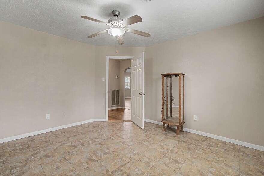 More Photos Of 9882 FM 149 Rd, Montgomery Flex For Sale