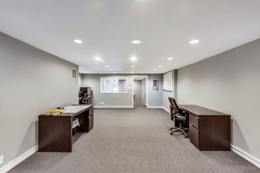 More Photos Of 2636 N Lincoln Ave, Chicago Apartments For Lease