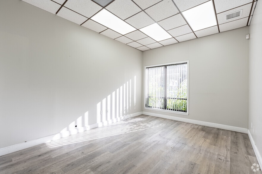 More Photos Of 499 NW 70th Ave, Plantation Office For Sale