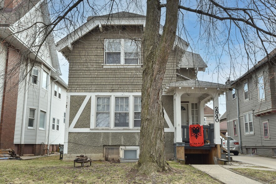 More Photos Of 2940 N Maryland Ave, Milwaukee Apartments For Sale