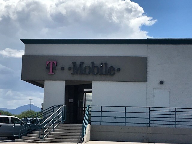 More Photos Of 351-499 W Mariposa Rd, Nogales Unknown For Lease