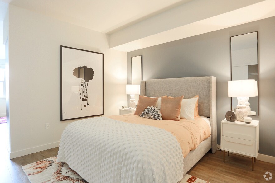 More Photos Of 1650 NW 23rd Ave, Portland Apartments For Lease