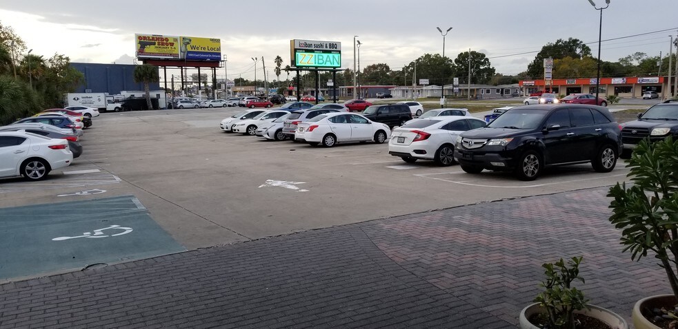 More Photos Of 5300-5310 E Colonial Dr, Orlando Restaurant For Sale