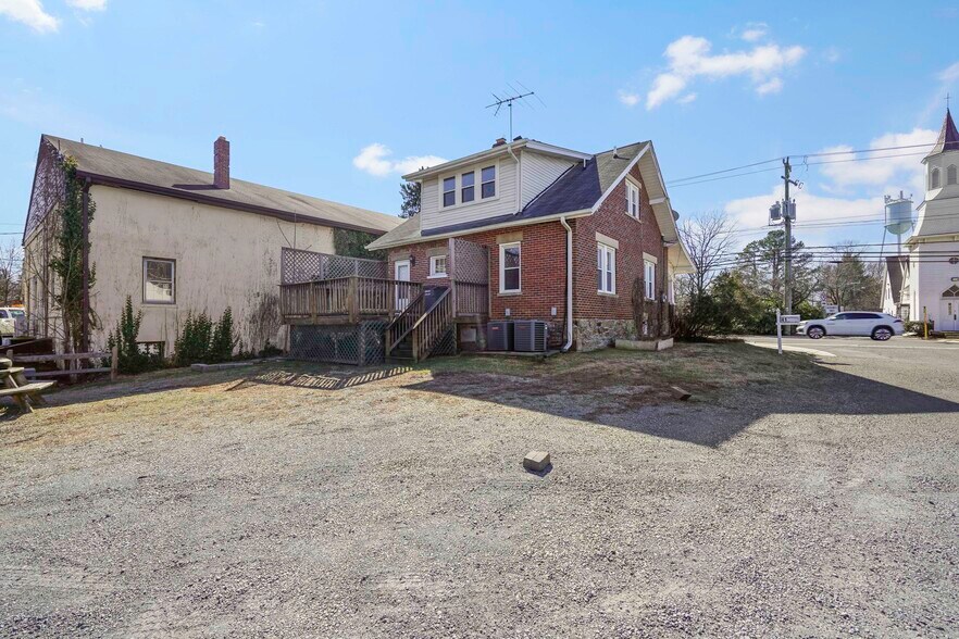 More Photos Of 43 E Colonial Hwy, Hamilton Restaurant For Sale