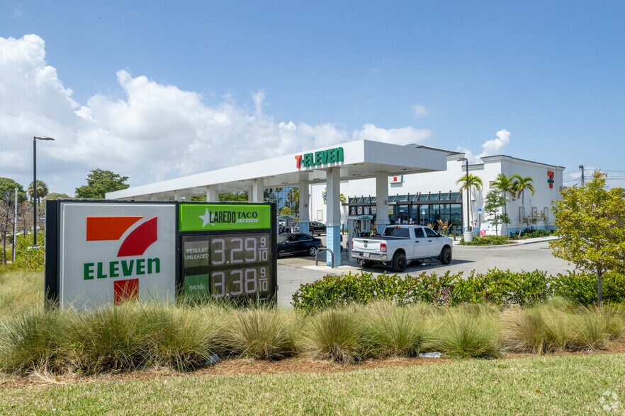 More Photos Of 1900 10th Ave N, Lake Worth Beach Convenience Store For Sale