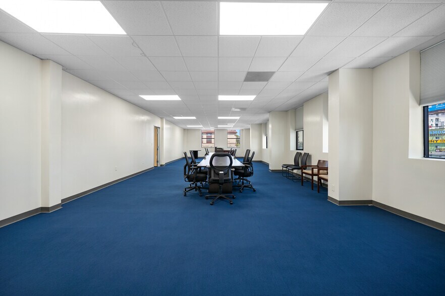 More Photos Of 3360 W Olympic Blvd, Los Angeles Office For Lease