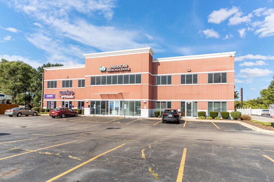 Primary Photo Of 691 Collins St, Joliet Storefront Retail Office For Lease