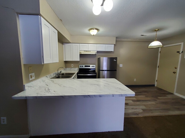 More Photos Of 700-710 S Dewitt Dr, Dewitt Apartments For Sale