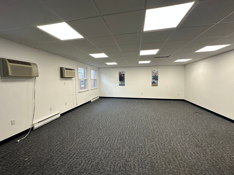 More Photos Of 53 Connecticut Blvd, East Hartford Office For Lease