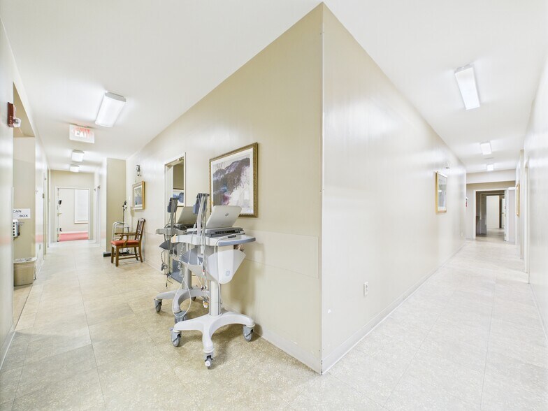 More Photos Of 201 E Dr Hicks Blvd, Florence Medical For Sale