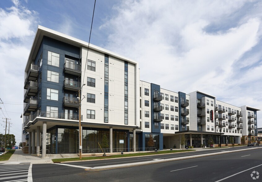 More Photos Of 2520 South Blvd, Charlotte Apartments For Lease