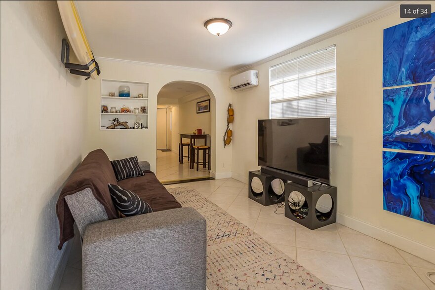 More Photos Of 326 S Federal Hwy, Lake Worth Specialty For Sale