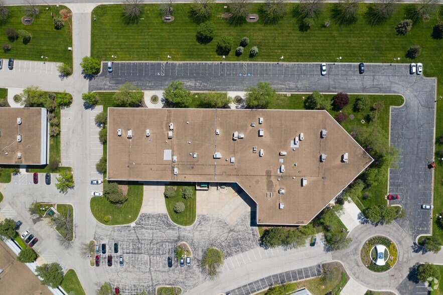 More Photos Of 11150-11180 Thompson Ave, Lenexa Light Distribution For Lease