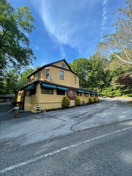 More Photos Of 2619 Hill Rd, Reading Restaurant For Sale