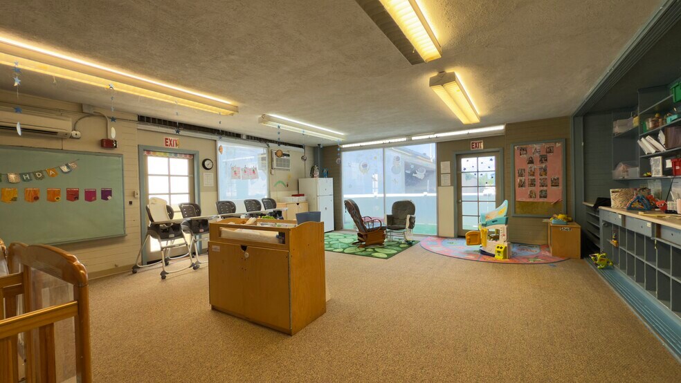 More Photos Of 1041 10th Ave, Honolulu Religious Facility For Lease