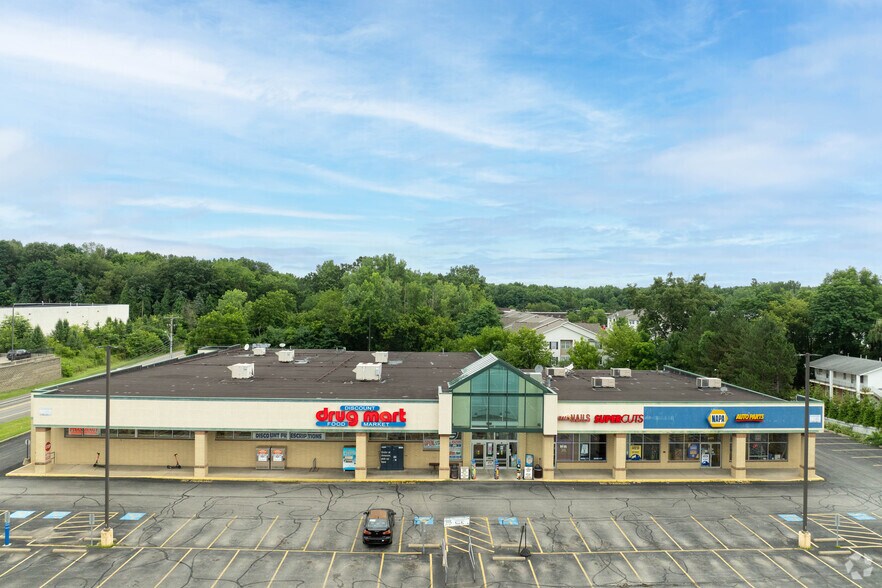 Primary Photo Of 1763 E Main St, Kent Unknown For Lease