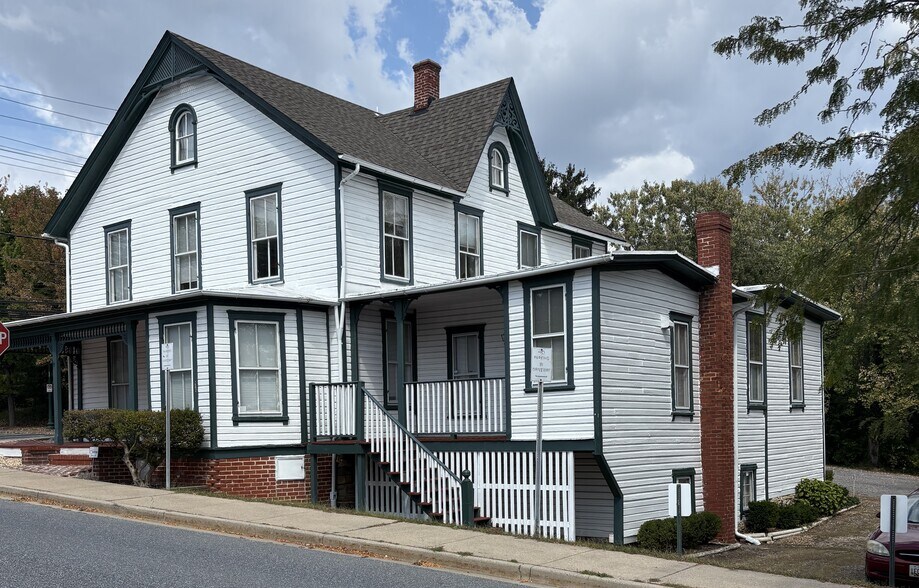 More Photos Of 19401 Walter Johnson Rd, Germantown Office For Sale