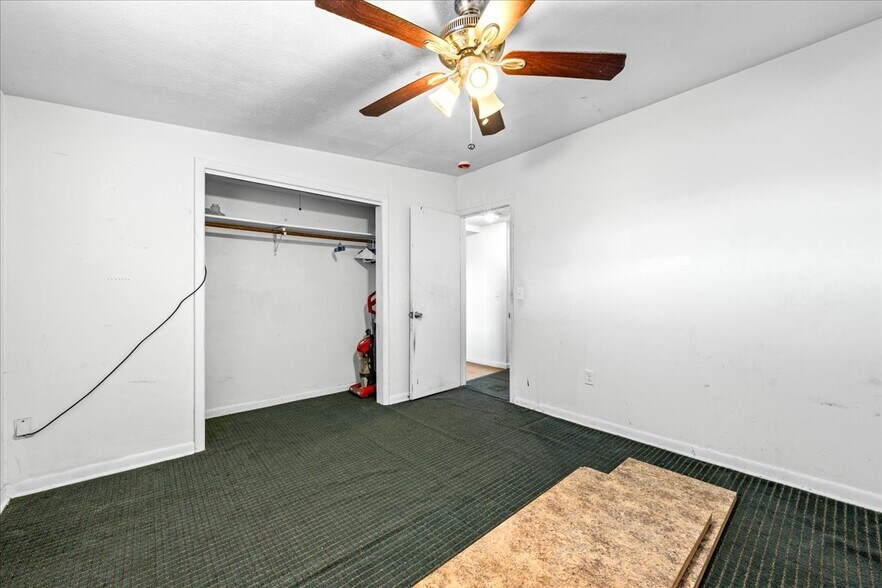 More Photos Of 5812 Missouri Ave, New Port Richey Flex For Sale