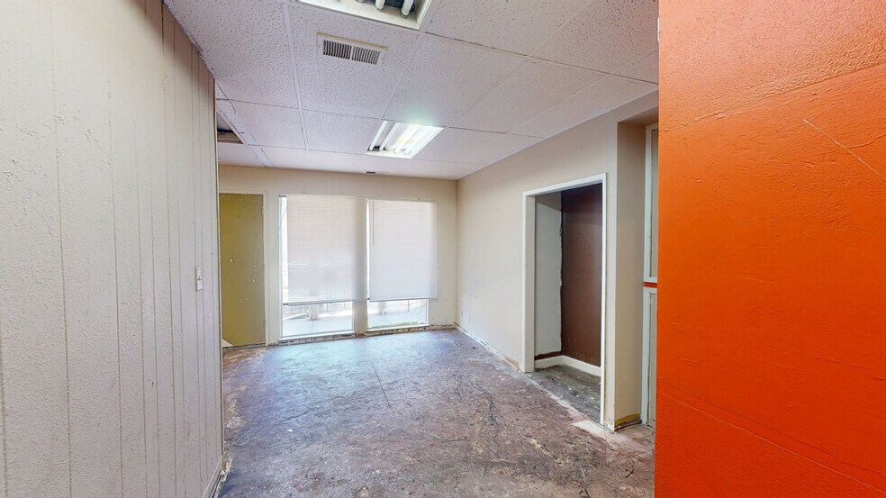 More Photos Of 10901 MacArthur Blvd, Oakland Office For Lease