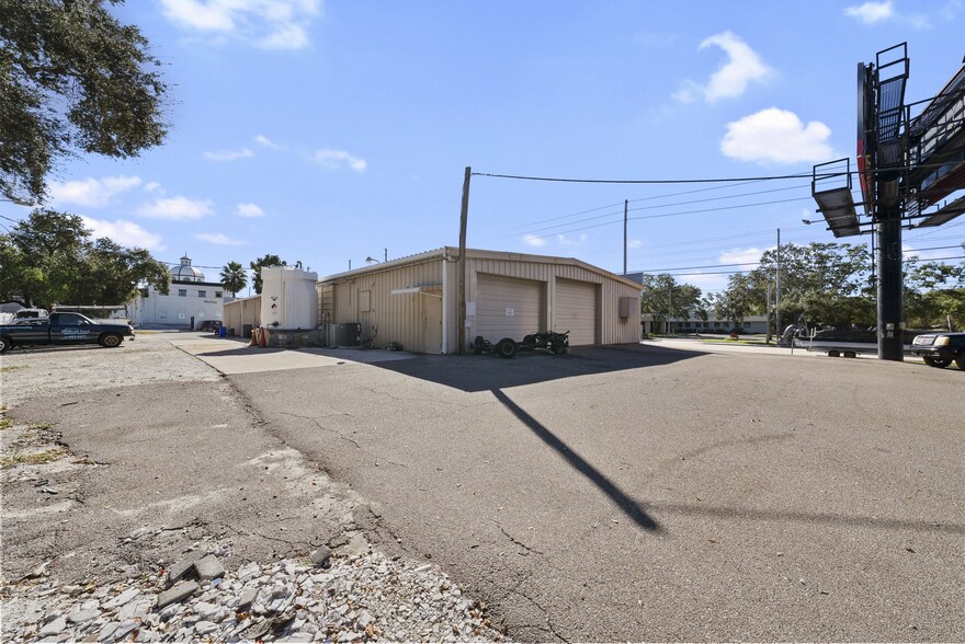 More Photos Of 1400 W Bay Dr, Largo General Retail For Sale
