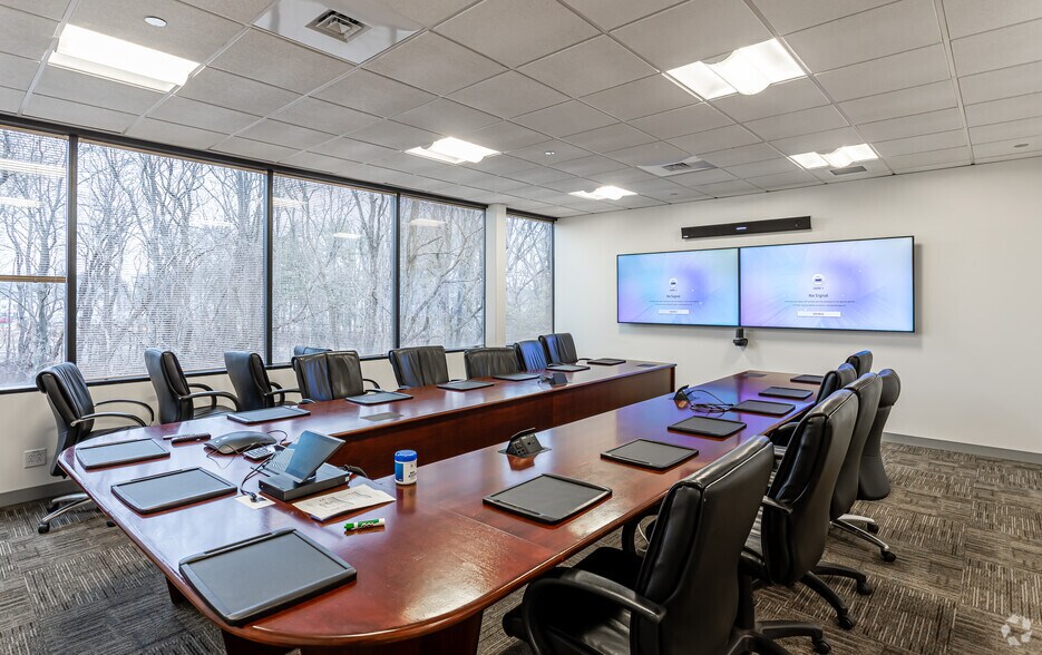 More Photos Of 200 Great Pond Dr, Windsor Office For Lease