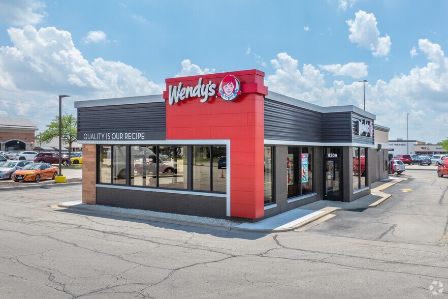More Photos Of 8309 W Golf Rd, Niles Fast Food For Lease