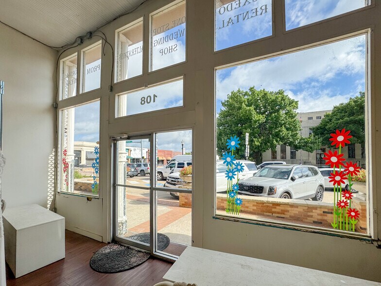More Photos Of 106-108 E Rusk St, Rockwall Office For Lease